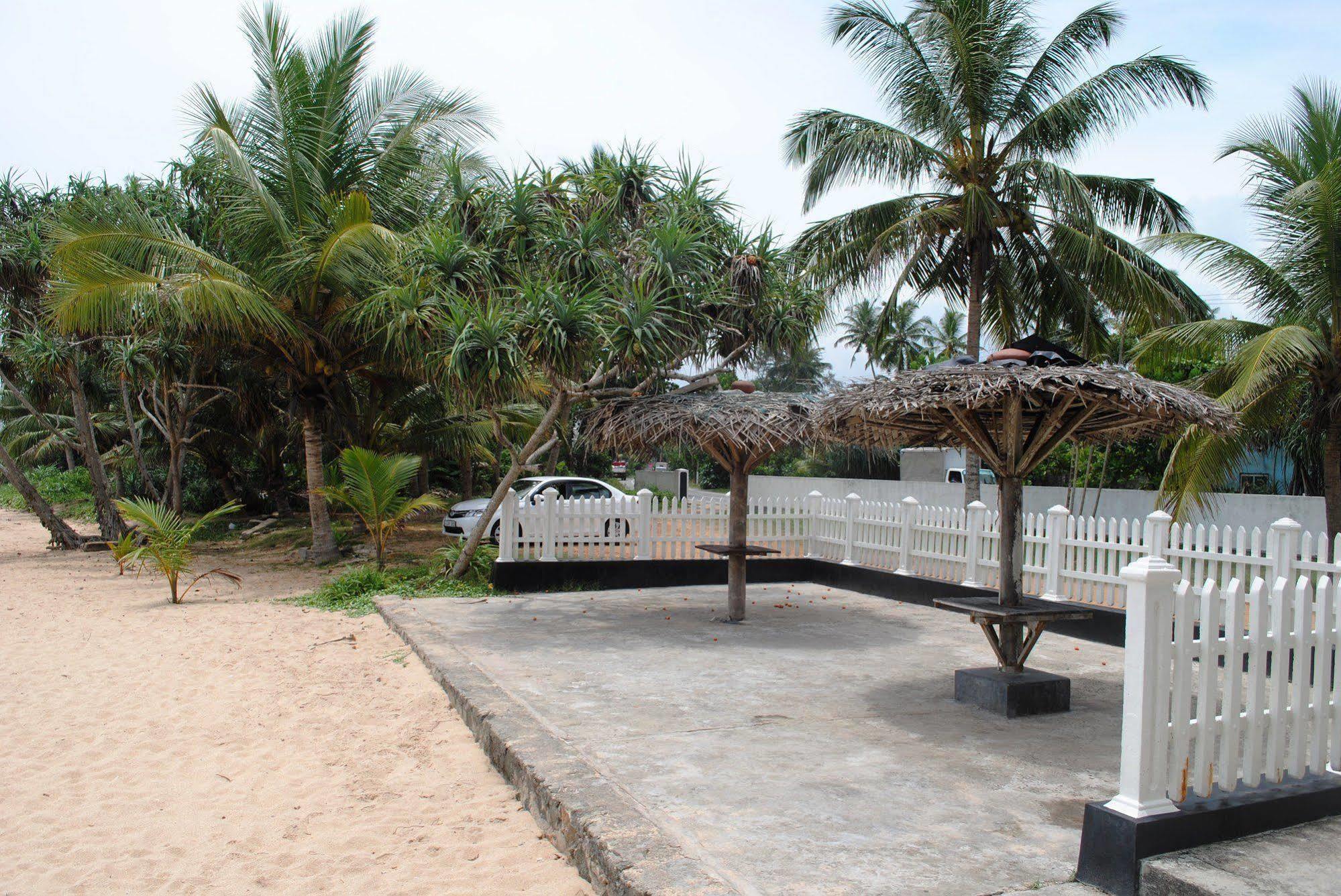 Ocean Reef Hotel Hikkaduwa Exterior photo